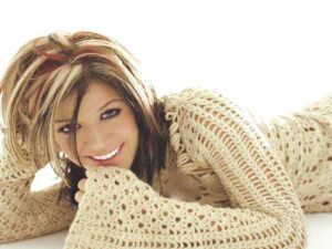 دانلود آهنگ Some Kind Of Miracle از kelly Clarkson با متن و ترجمه