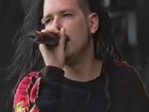 دانلود آهنگ Liar از Korn با متن و ترجمه