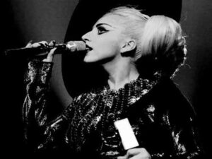 دانلود آهنگ Speechless از Lady Gaga با متن و ترجمه