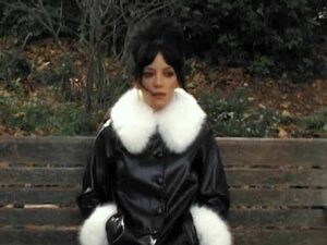 دانلود آهنگ Sleepwalking از Lily Allen با متن و ترجمه