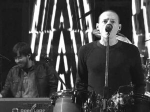 دانلود آهنگ When They Come For Me از Linkin Park با متن و ترجمه