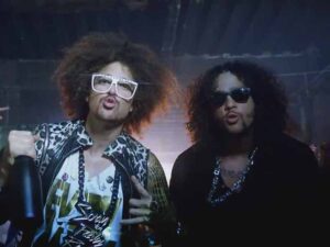 دانلود آهنگ Champagne Showers از Lmfao با متن و ترجمه