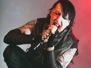 دانلود آهنگ Overneath the Path of Misery از Marilyn Manson با متن و ترجمه