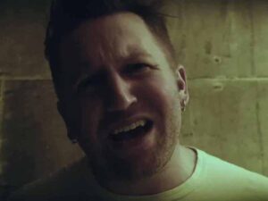 دانلود آهنگ Take Me Away از New Medicine با متن و ترجمه