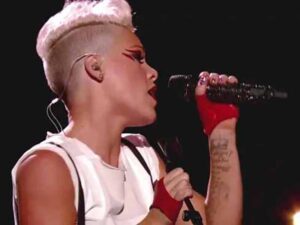 دانلود آهنگ Try از Pink با متن و ترجمه