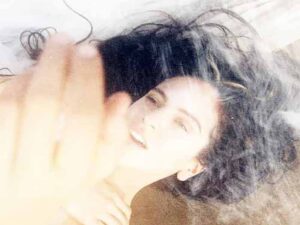 دانلود آهنگ اسپانیایی Magnolias از ROSALÍA با متن و ترجمه