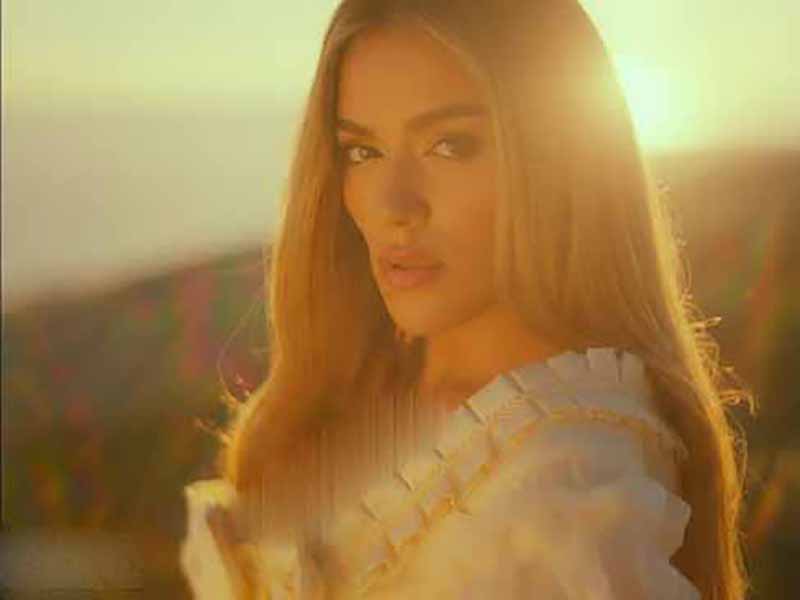 دانلود آهنگ اسپانیایی Única از Tainy و KAROL G با متن و ترجمه