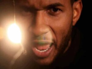 دانلود آهنگ More از Usher با متن و ترجمه