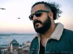 دانلود آهنگ ترکی İnsan Bir Kez Sever از Velet با متن و ترجمه