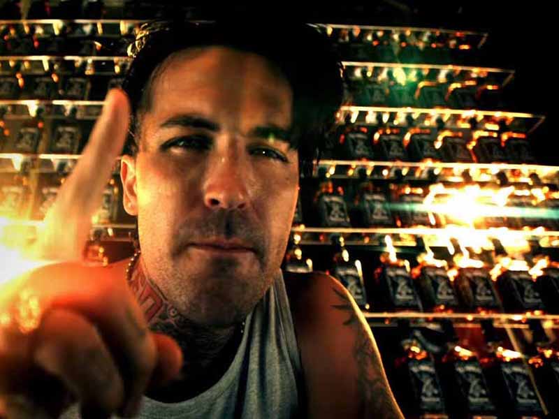 دانلود آهنگ Hard White از Yelawolf و Lil Jon با متن و ترجمه