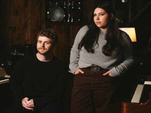 دانلود آهنگ Eternity از Alex Warren و Gigi Perez با متن و ترجمه