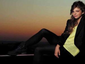 دانلود آهنگ فرانسوی Comment vivre sans toi از Caroline Costa با متن و ترجمه