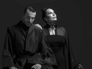 دانلود آهنگ ترکی Bir Gün Gideceğim Buradan از Cem Adrian و Demet Sağıroğlu با متن و ترجمه