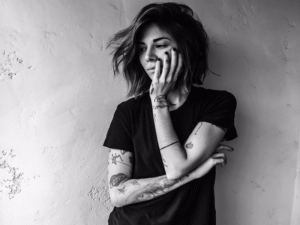 دانلود آهنگ Lonely Child از Christina Perri با متن و ترجمه