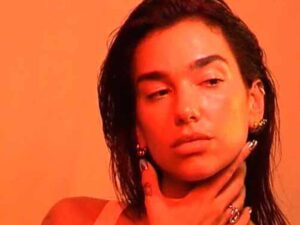 دانلود آهنگ Anything For Love از Dua Lipa با متن و ترجمه