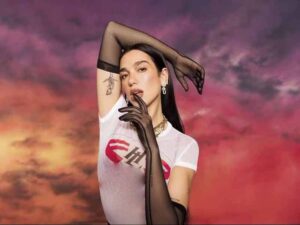 دانلود آهنگ Falling Forever از Dua Lipa با متن و ترجمه