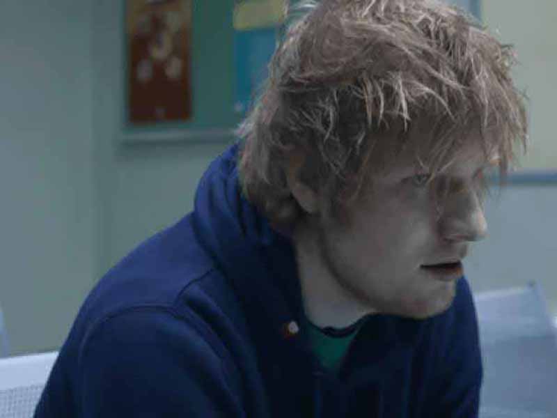 دانلود آهنگ Small Bump از Ed Sheeran با متن و ترجمه