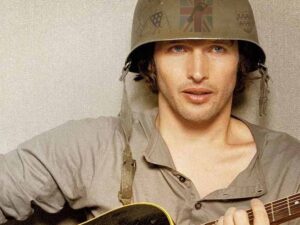 دانلود آهنگ Love Under Pressure از JAMES BLUNT با متن و ترجمه