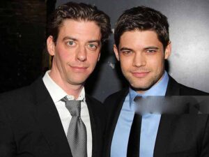 دانلود آهنگ VOX POPULI از Jeremy Jordan و Christian Borle با متن و ترجمه