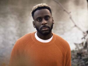 دانلود آهنگ Solo از Myles Smith با متن و ترجمه