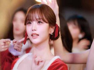 دانلود آهنگ انگلیسی کره‌ای Christmas Alone از tripleS با متن و ترجمه