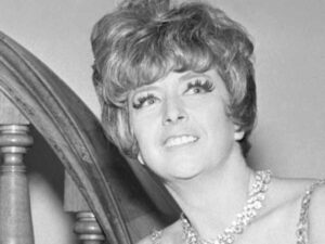 دانلود آهنگ فرانسوی Nostalgie از Colette Mars با متن و ترجمه