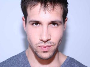 دانلود آهنگ فرانسوی Dreamin’ از Damien Lauretta با متن و ترجمه