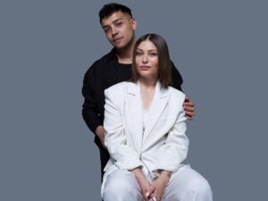 دانلود آهنگ ترکی Üzgünüm از Sıla Şahin و Samet Kardeşler با متن و ترجمه