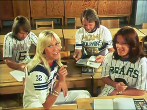 دانلود آهنگ I Kissed The Teacher از ABBA با متن و ترجمه