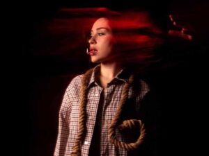 دانلود آهنگ ترکی 16 از Afra با متن و ترجمه