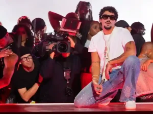 دانلود آهنگ اسپانیایی EoO از Bad Bunny با متن و ترجمه