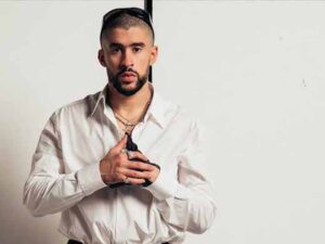 دانلود آهنگ اسپانیایی VeLDÁ از Bad Bunny و Omar Courtz و Dei V با متن و ترجمه
