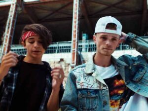 دانلود آهنگ Teenage Romance از Bars and Melody و Mike Singer با متن و ترجمه