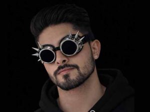 دانلود آهنگ ژاپنی انگلیسی JUST A BOY از DrINsaNE با متن و ترجمه