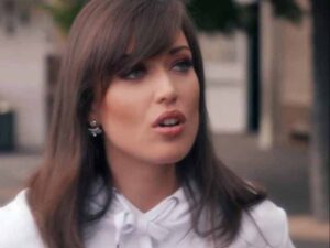 دانلود آهنگ فرانسوی Le crime de s’aimer از Elsa Esnoult با متن و ترجمه