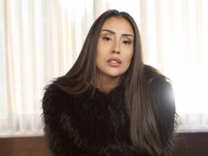 دانلود آهنگ ترکی Halim از Hande Ünsal با متن و ترجمه