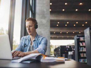 پادکست صوتی انگلیسی به همراه متن (یادگیری زبان)