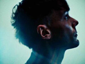 دانلود آهنگ Sanity از Louis Tomlinson با متن و ترجمه