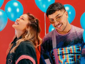 دانلود آهنگ ترکی Ayay از Samet Kardeşler و Sıla Şahin با متن و ترجمه