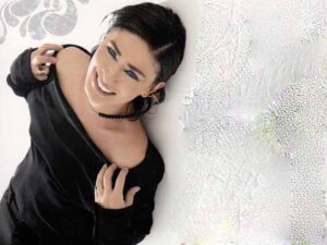 دانلود آهنگ ترکی Aşka Doyamadığım از Yıldız Tilbe با متن و ترجمه