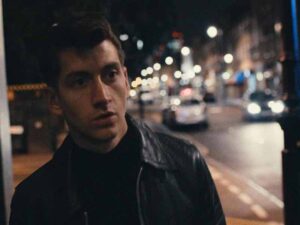 دانلود آهنگ Why’d You Only Call Me When You’re High از Arctic Monkeys با متن و ترجمه