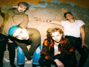 دانلود آهنگ High از 5Seconds of Summer با متن و ترجمه
