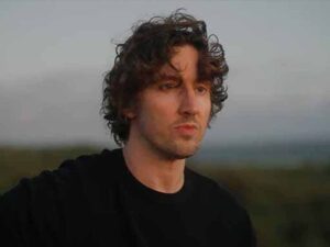 دانلود آهنگ I Am Getting Well از Dean Lewis با متن و ترجمه