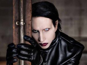 دانلود آهنگ HALFWAY AND ONE STEP FORWARD از Marilyn Manson با متن و ترجمه