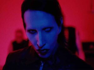 دانلود آهنگ RED BLACK AND BLUE از Marilyn Manson با متن و ترجمه