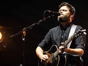 دانلود آهنگ Going Going Gone از Passenger با متن و ترجمه