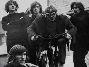 دانلود آهنگ Bike از Pink Floyd با متن و ترجمه