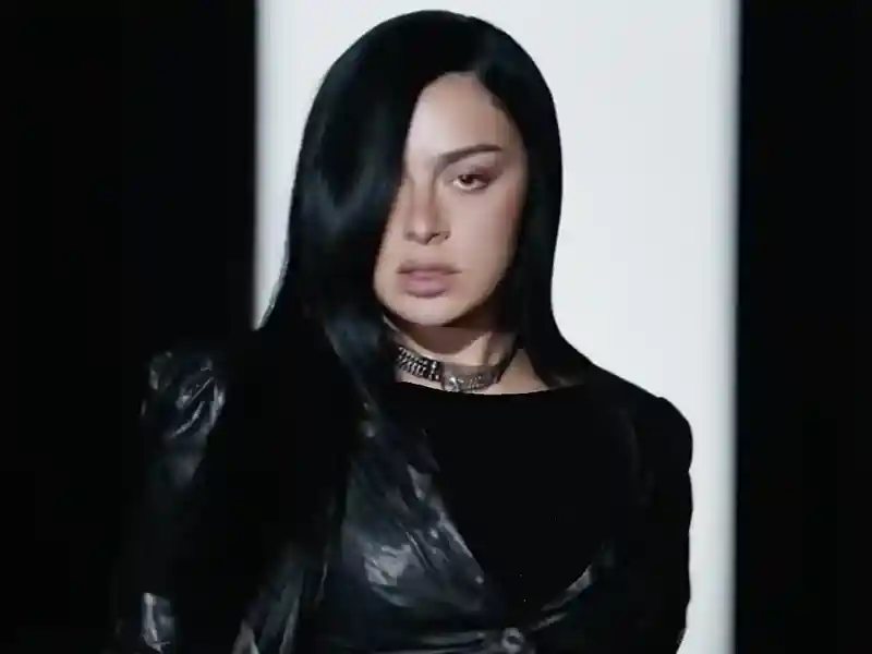 دانلود آهنگ SS26 از Charli xcx با متن و ترجمه