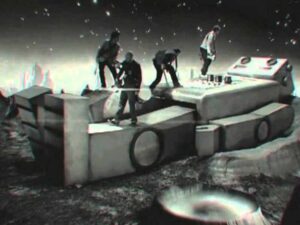 دانلود آهنگ Talk از Coldplay با متن و ترجمه