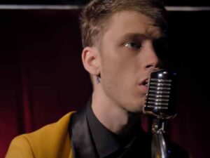 دانلود آهنگ Let You Go از Machine Gun Kelly با متن و ترجمه
